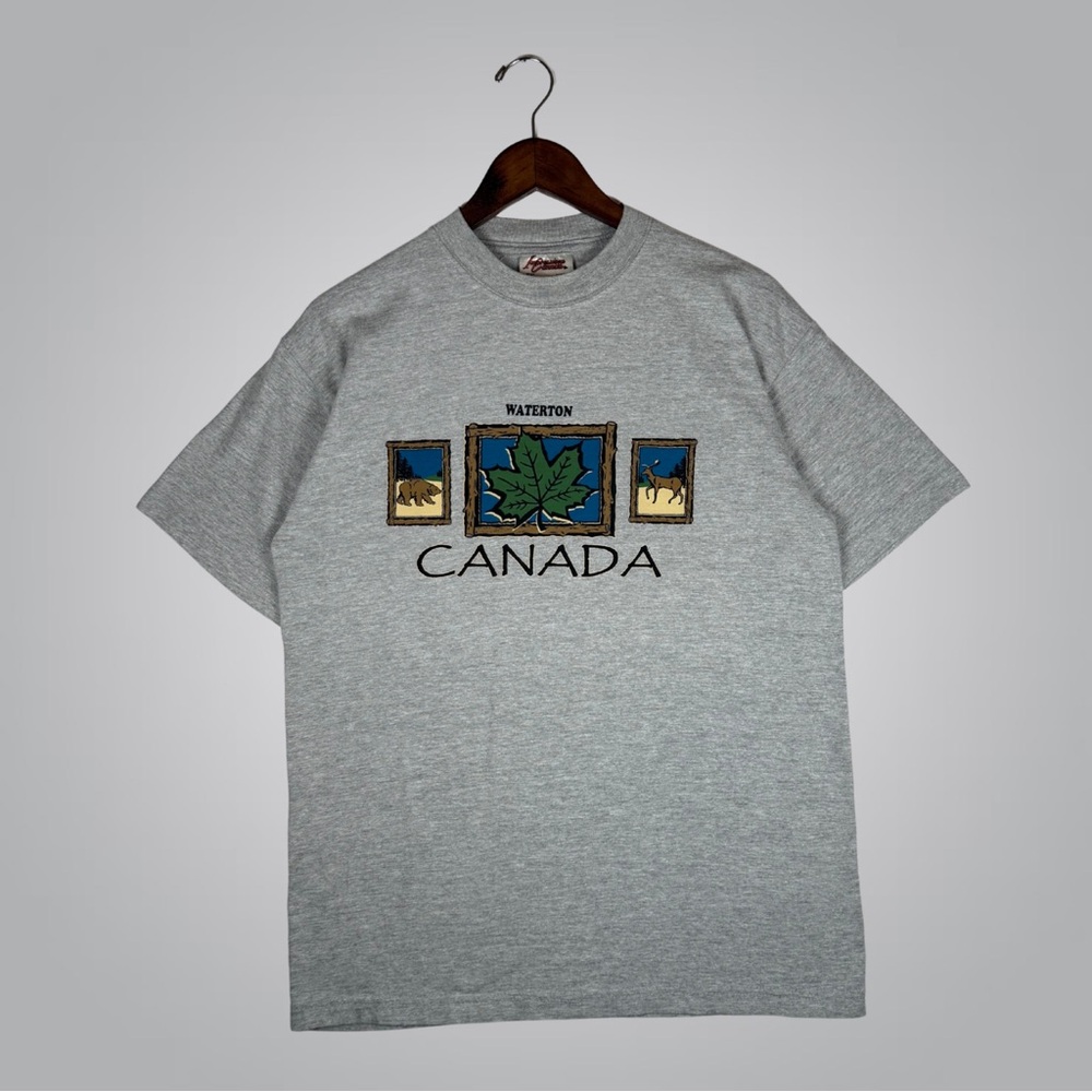 Vintage Watertown Canada Graphic Gray Short Sleeve Tee Medium
